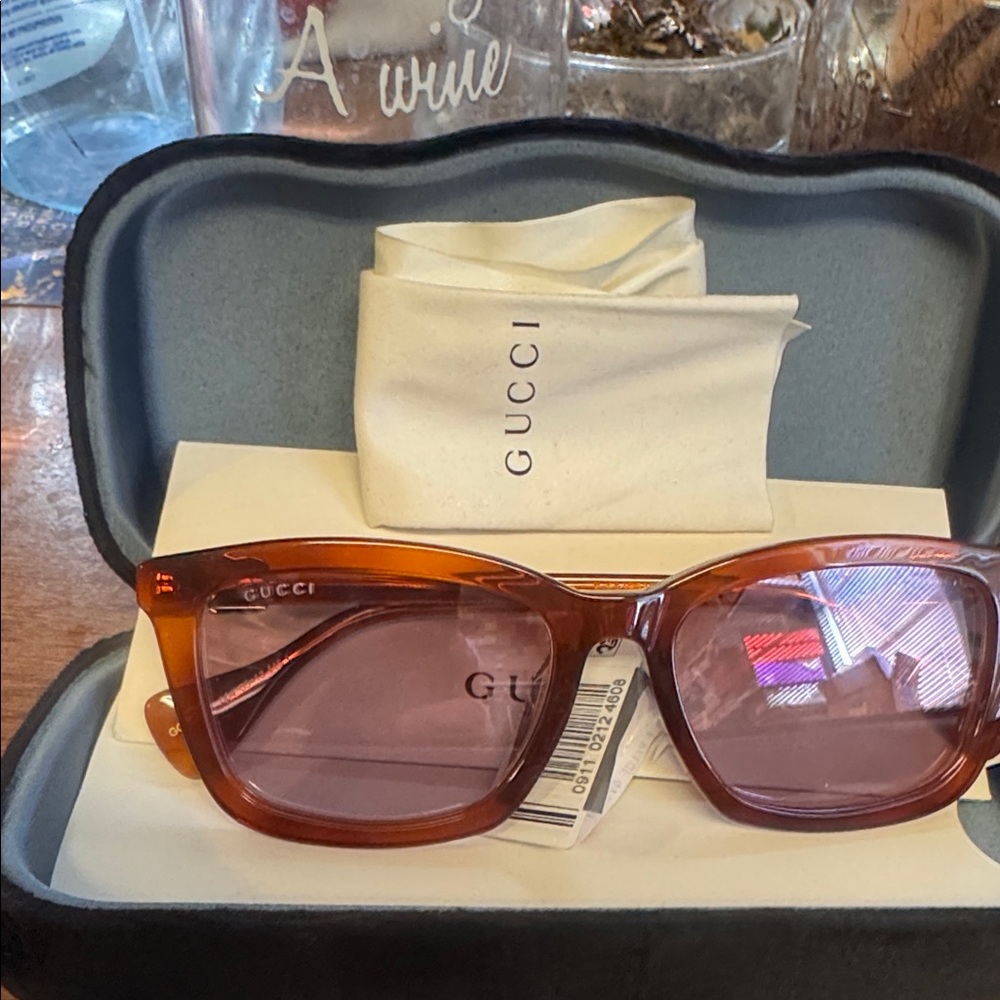 Gucci Women's Sunglasses in Orange and Pink - Picture 7 of 12